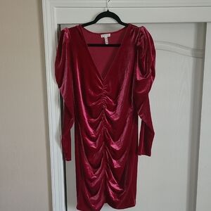 Leith Red Velvet Ruched V-Neck Long Sleeve Dress